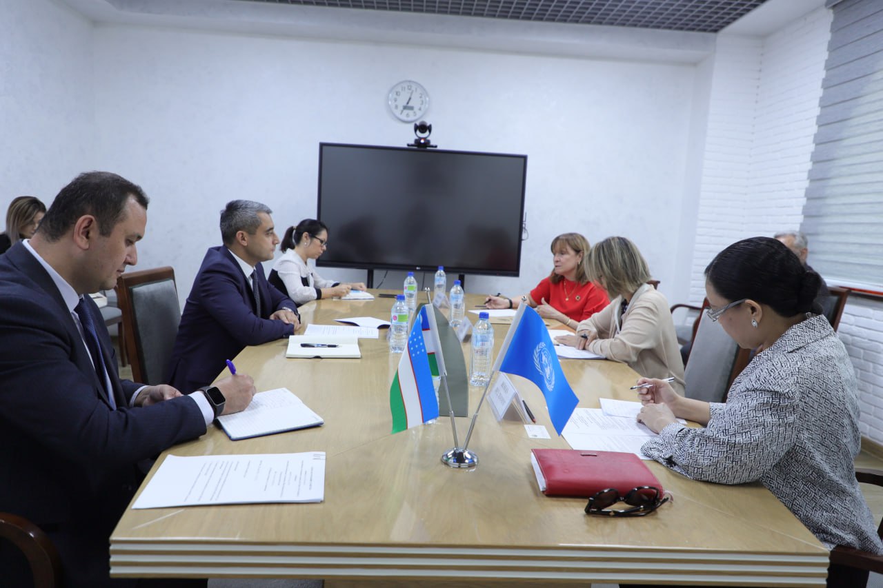 Шаг навстречу устойчивому будущему: Организация Объединенных Наций в Узбекистане и Министерство инвестиций, промышленности и торговли участвуют в переговорах по восстановлению региона Приаралья
